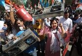 تظاهرات متفاوت هندی‌ها با اجاق گاز!+عکس