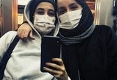 کافه گردی الناز حبیبی در کنار نسیم ادبی و دوستانش